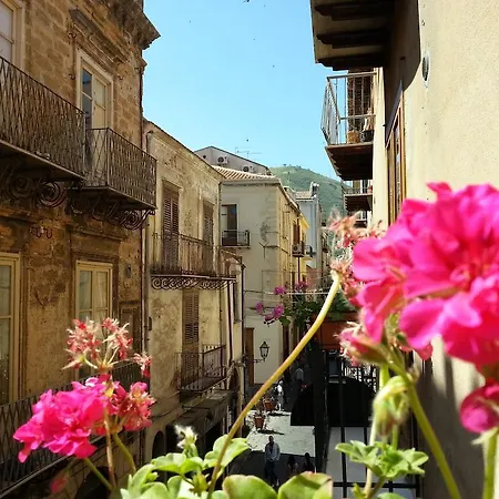 Del Corso Чефалу