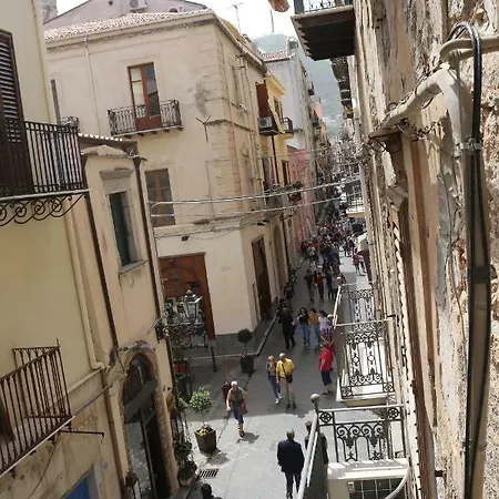 Del Corso تْشيفالو